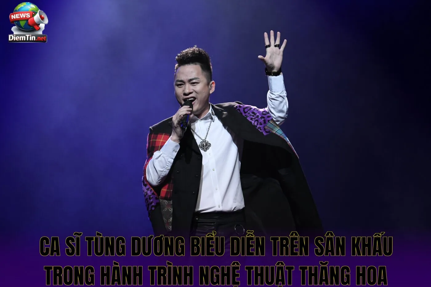 Ca sĩ Tùng Dương biểu diễn trên sân khấu trong hành trình nghệ thuật thăng hoa